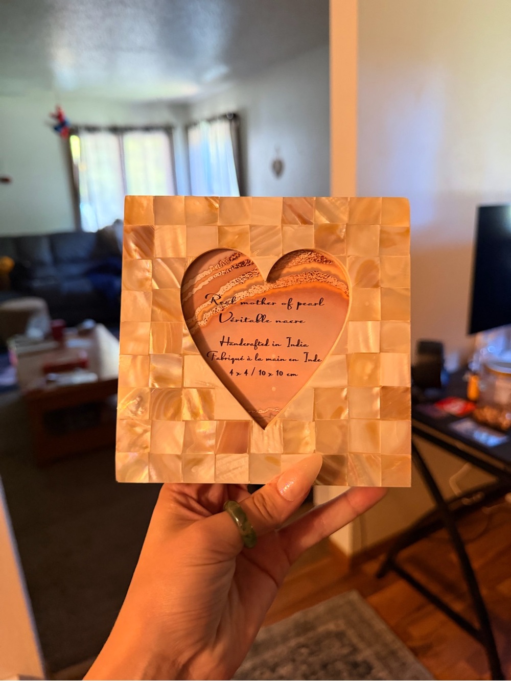 Handcrafted Mother-of-Pearl Heart Photo Frame - Cream
